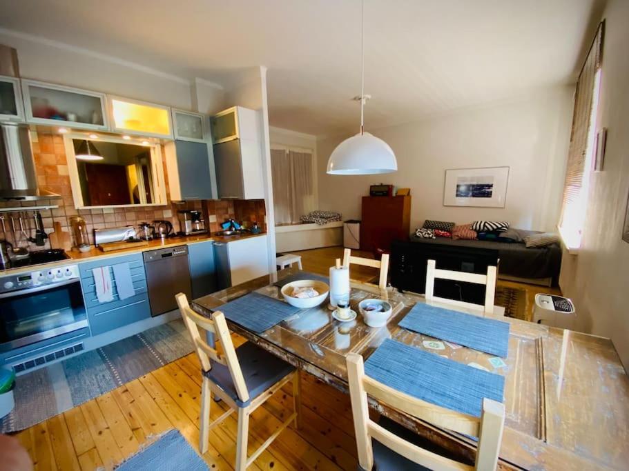 Studio Apartment, View Over The Roofs For The Sunrise Helsinki Luaran gambar